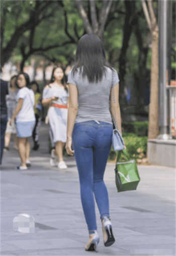 麻豆女演员寻小小图片