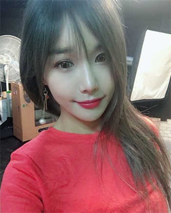 抖音一只鱼露脸