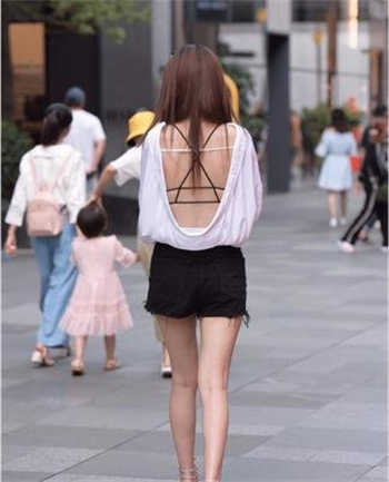 六年级女童白丝底图片