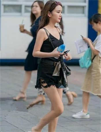 富家庄园工作的妻子