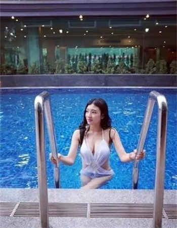 捡来的狼崽太粘人
