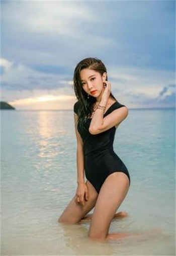 爱上我的女保镖gl