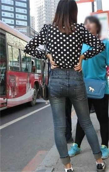 丈夫晋升和妻子领导木鱼