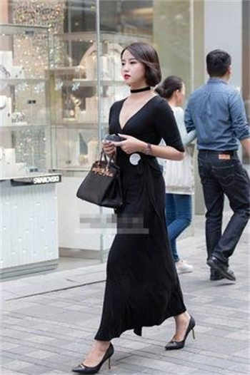 买房女销售能跟我睡吗